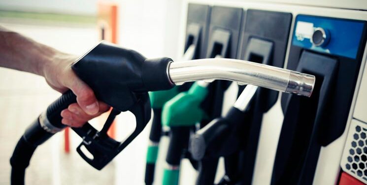 Gasolina en Florida podría aumentar tras paso del huracán Ida