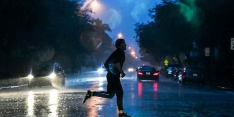 Tormenta Fred cerca de impactar Florida, mientras que Grace afectará a Haití