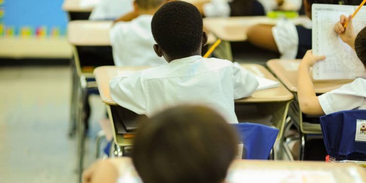 Existen casi 5.000 vacantes para maestros en Florida