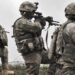 Biden despliega 5 mil militares en Afganistán para enfrentar avance talibán