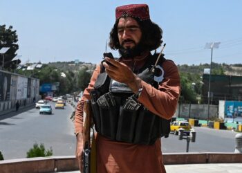 Talibanes: de prohibir internet en 2001 a explotar las redes sociales en su regreso