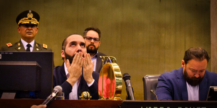 Corte Suprema pide a magistrados presentar su renuncia ante entrada en vigor de reforma de Bukele