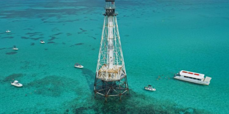 Faro de los Cayos de Florida tiene nueva vida y nuevo propietario
