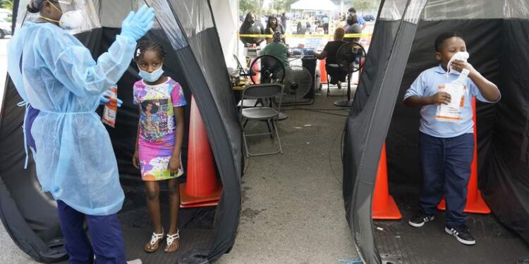 Florida supera su máximo histórico de muertes semanales por COVID-19