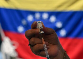 Maduro acusó a sectores de poder de EEUU de intentar reventar el diálogo