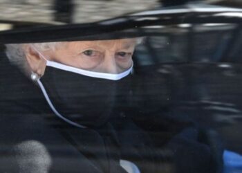 La salud de la Reina Isabel II suscita dudas tras su breve hospitalización