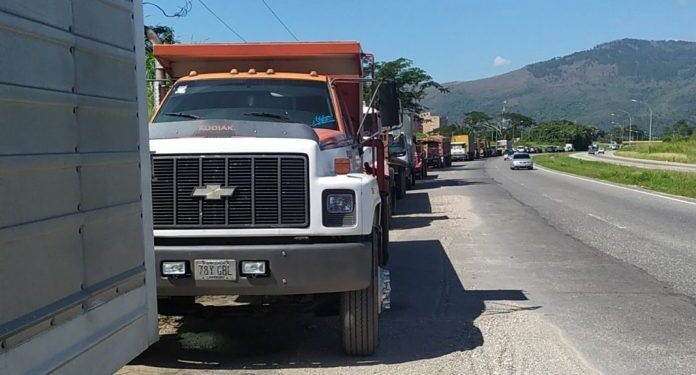 Nuevo precio del gasoil sorprendió a transportistas venezolanos