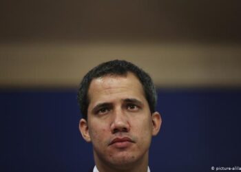 Guaidó asegura que suspensión del diálogo demuestra que la dictadura es leal a un hombre que se lucró del hambre en Venezuela