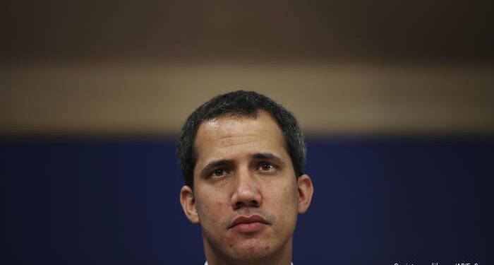 Guaidó asegura que suspensión del diálogo demuestra que la dictadura es leal a un hombre que se lucró del hambre en Venezuela