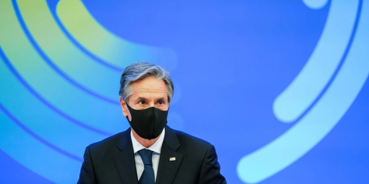 Blinken califica de «muy productivas» sus conversaciones en Francia