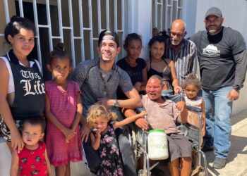 Manuel Conecta y Leo God Is Good entregan casa a familia necesitada en Maracaibo