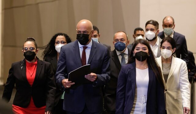 Chavismo paró las conversaciones en México por extradición de Saab