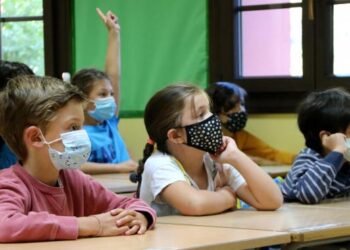 Escuela de Miami pidió a padres de niños vacunados contra el Covid-19 aislarlos por 30 días