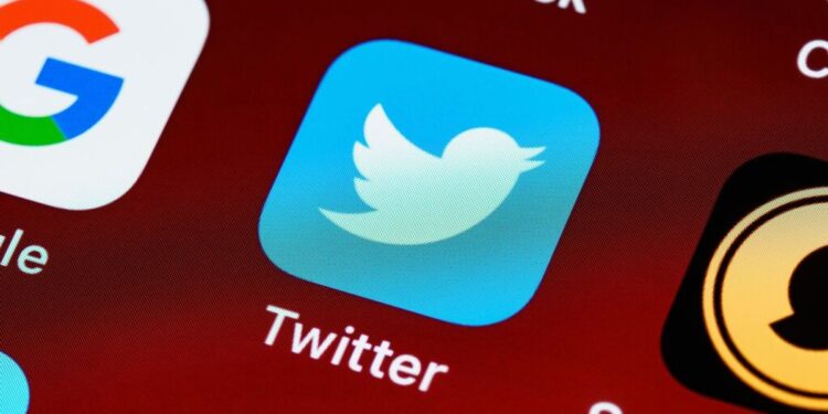 El algoritmo de recomendación de Twitter amplifica el contenido político más derechista, según estudio interno