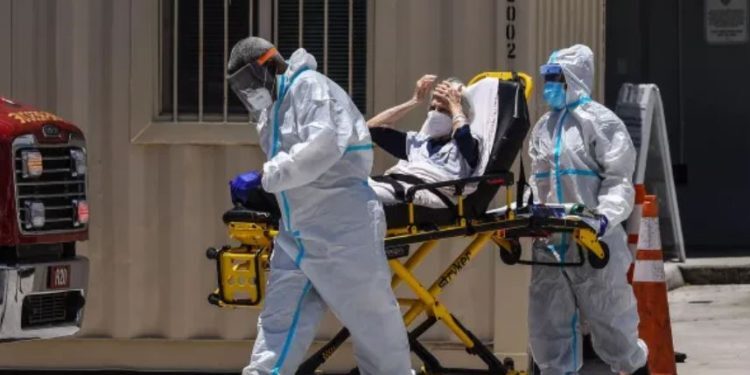 Florida superó oleada de la variante Delta, según la Asociación de Hospitales