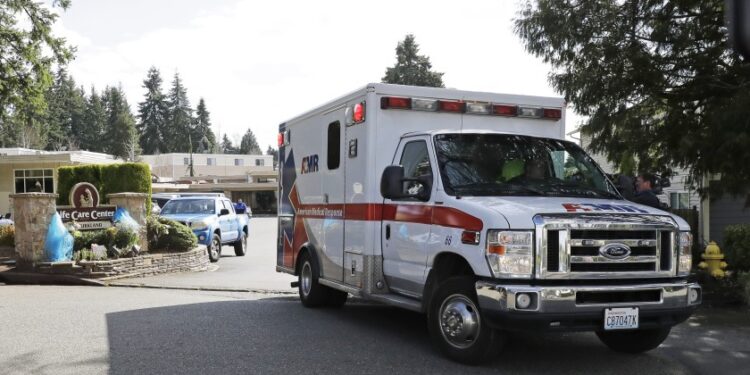 Servicios de emergencia de EEUU alertan escasez de trabajadores tras la pandemia