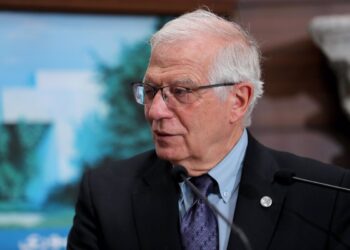 El PP acusa a Borrell de favorecer a Maduro con los observadores y pide que dé explicaciones en la Eurocámara