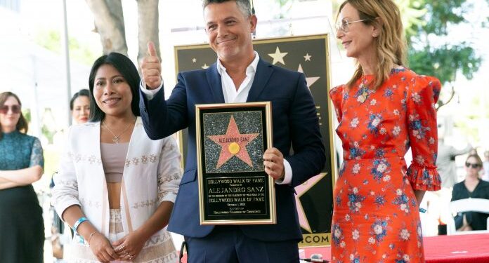 Alejandro Sanz inauguró su estrella en Hollywood: Llega en el momento justo