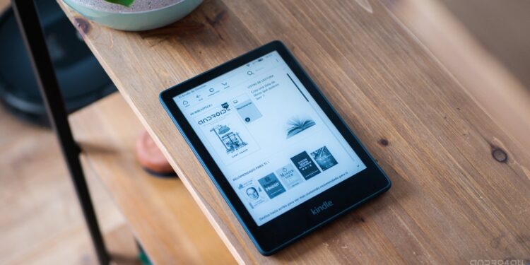 Amazon renueva después de 3 años su Kindle paperwhite