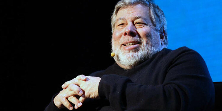 Steve Wozniak dice que no puede diferenciar el iPhone 12 del 13