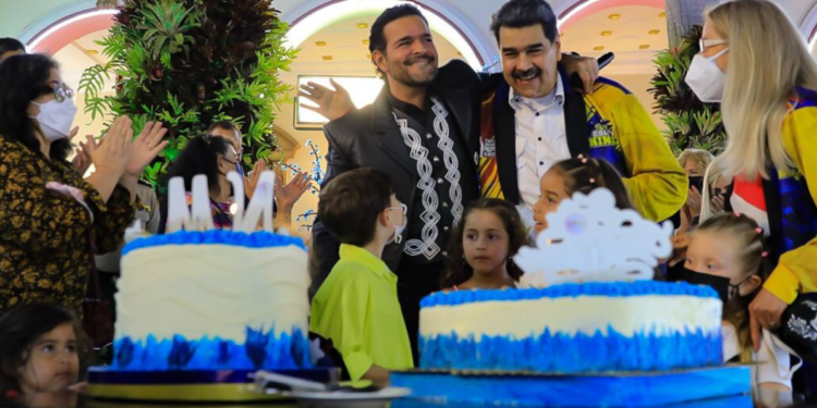 Maduro celebró cumpleaños hasta con el mexicano Pablo Montero en Miraflores