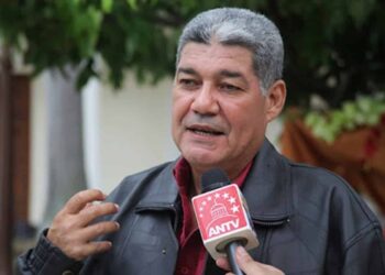 Proclamado Piñate como gobernador de Apure en medio de protesta opositora