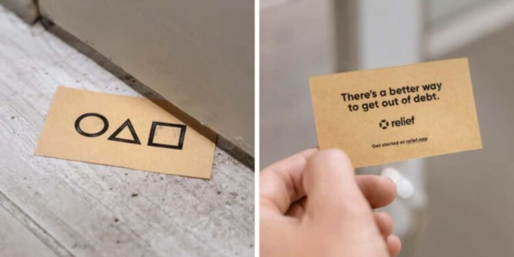 Empresa reparte tarjetas inspiradas en «El juego del calamar” para endeudados