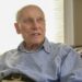 Hombre cumple el sueño de ser físico a los 89 años