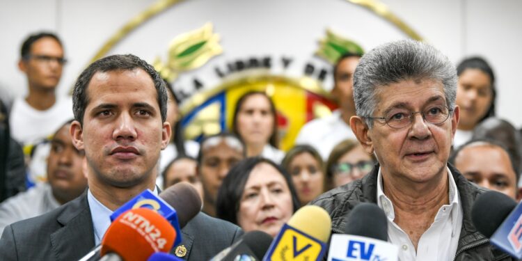 ¿Ampliamos ese cerrado club oposicionista?, por                                                               Raúl Ochoa Cuenca