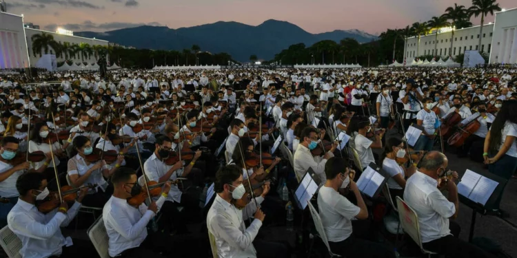 Venezuela logró Récord Guinness: la orquesta más grande del mundo es tricolor