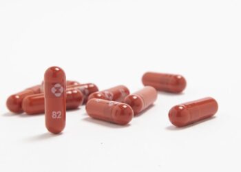 Reino Unido autoriza píldora antiviral de Merck para tratar el Covid-19