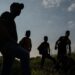 En el desierto de Arizona encuentran con vida a familia venezolana de inmigrantes