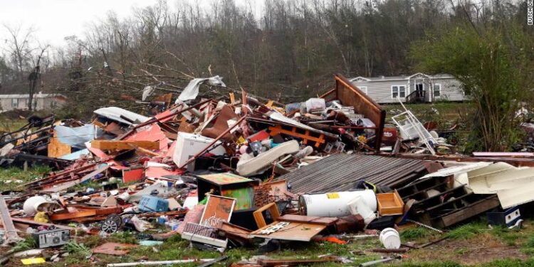 Kentucky pide a la Casa Blanca  declaración de emergencia por tornados