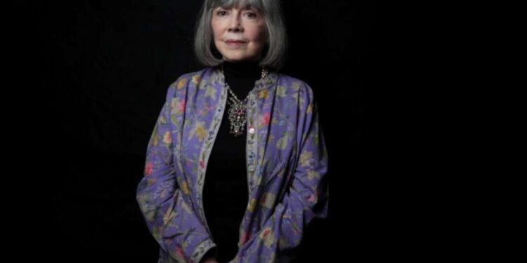 Fallece a los 80 años la escritora Anne Rice, autora de la saga ‘Crónicas vampíricas’