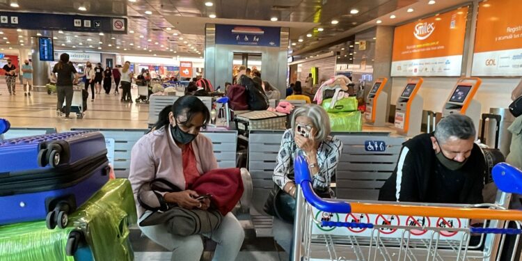 Conviasa deja varados a más de 300 pasajeros en Maiquetía, Bolivia y Argentina