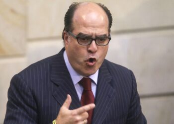 Julio Borges renuncia a su cargo y exige eliminar al Gobierno interino de Guaidó