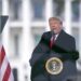 Trump pide a la Corte Suprema que bloquee la divulgación de documentos