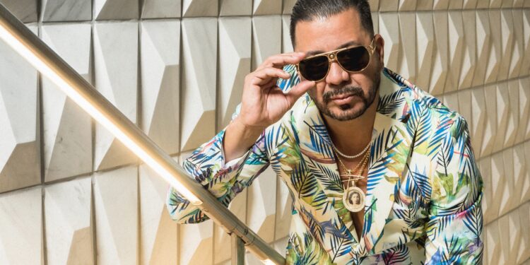 El cantante venezolano Pedro J es un fenómeno del ritmo