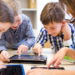 ¿A qué edad puede darle celular a un niño?