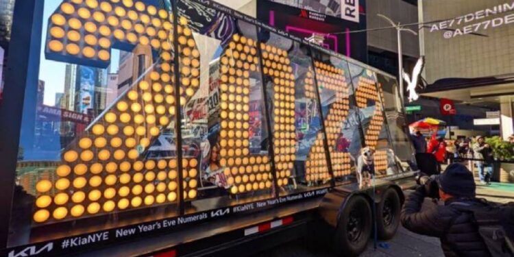 Times Square da los toques finales para celebrar la llegada del año nuevo