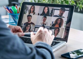 El teletrabajo regresa a Francia para frenar al Ómicron