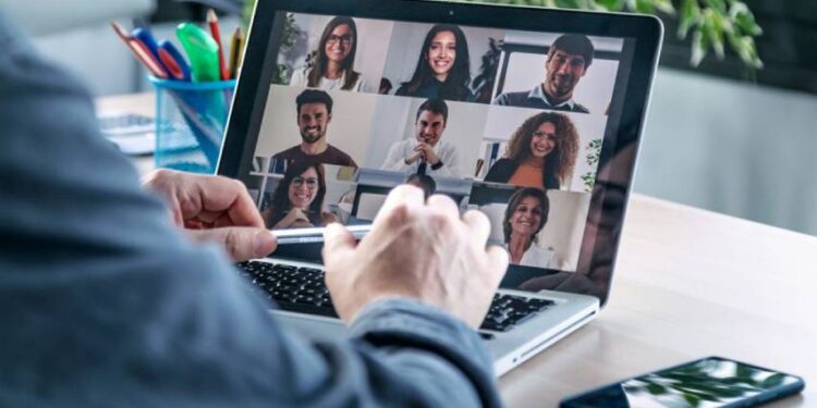 El teletrabajo regresa a Francia para frenar al Ómicron