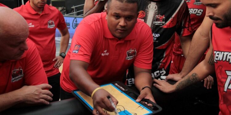 El técnico Alexis Cedres destaca la unión que reina en Centauros