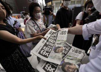 Asesinan a tiros al ex primer ministro japonés Shinzo Abe