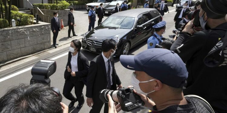 El cuerpo de Shinzo  Abe llegó a Tokio, Japón llora al exmandatario