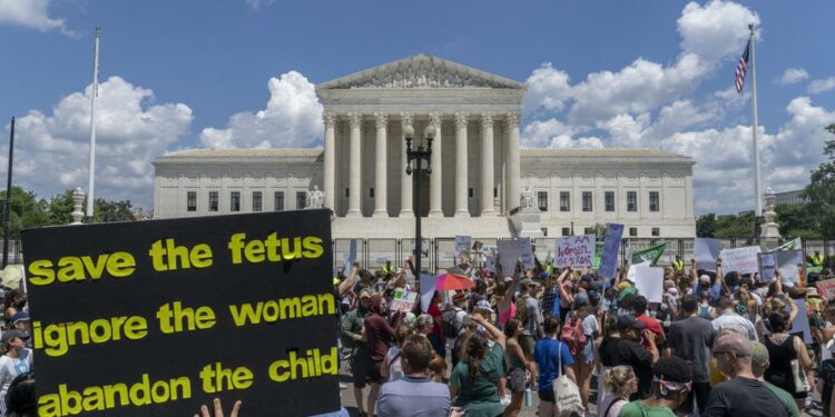 Sondeo revela que el aborto y los derechos de mujeres son prioridades en EEUU