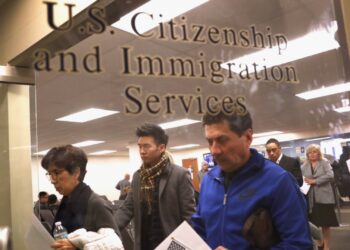 Actualizan reglamento que permitirá a portadores del TPS pedir residencia permanente