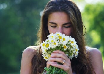 El efecto de los olores: cómo el olfato controla el comportamiento humano