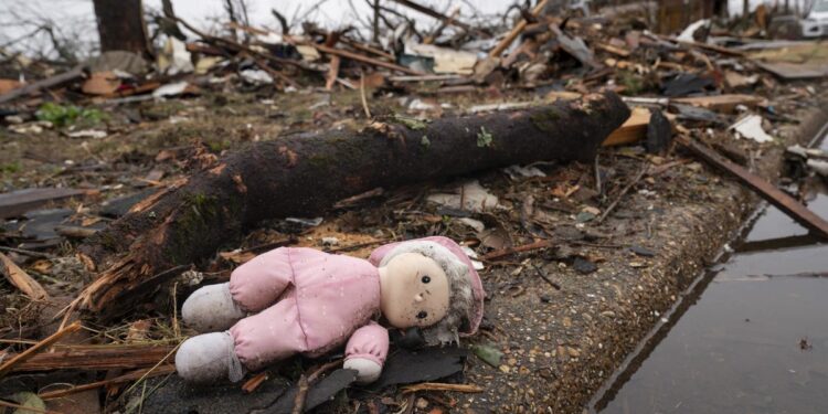 Estado de emergencia en Kentucky por inundaciones que dejan 15 muertos