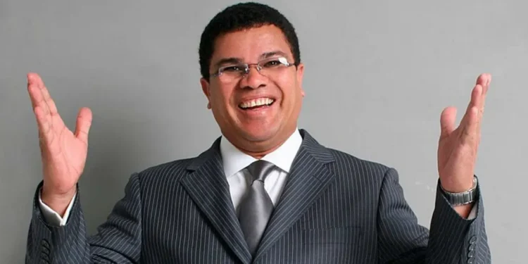 Conozca el perfil de Benjamin  Rausseo